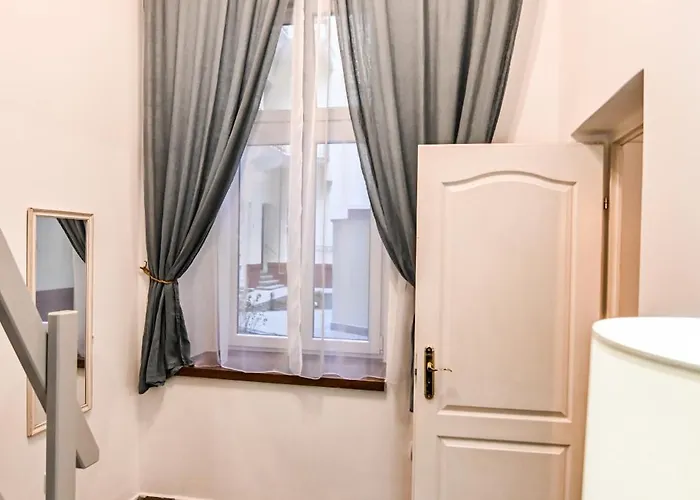 Acacia Downtown Apartment